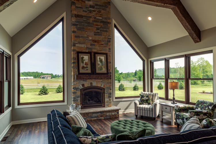 Give your windows that unexpected twist. Explore how geometric and radius windows can reshape the interior and exterior of your home’s design.