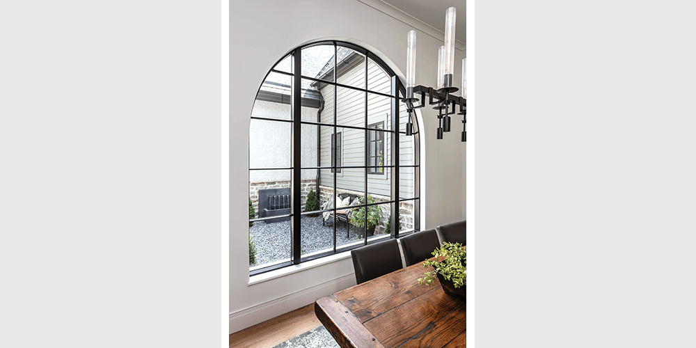 Black Radius Window - AL308